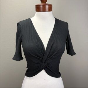 Club Monaco Black Ribbed Knot front V-neck Crop Top Sz XS Casual chic